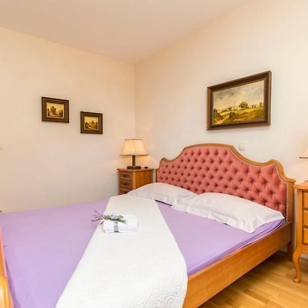 Apartments Luxury View 오미스 외부 사진