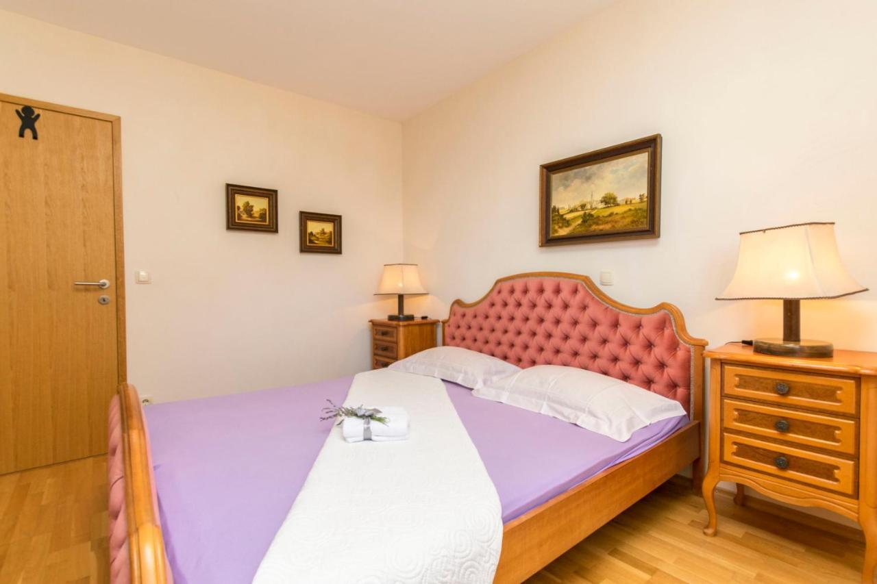 Apartments Luxury View 오미스 외부 사진