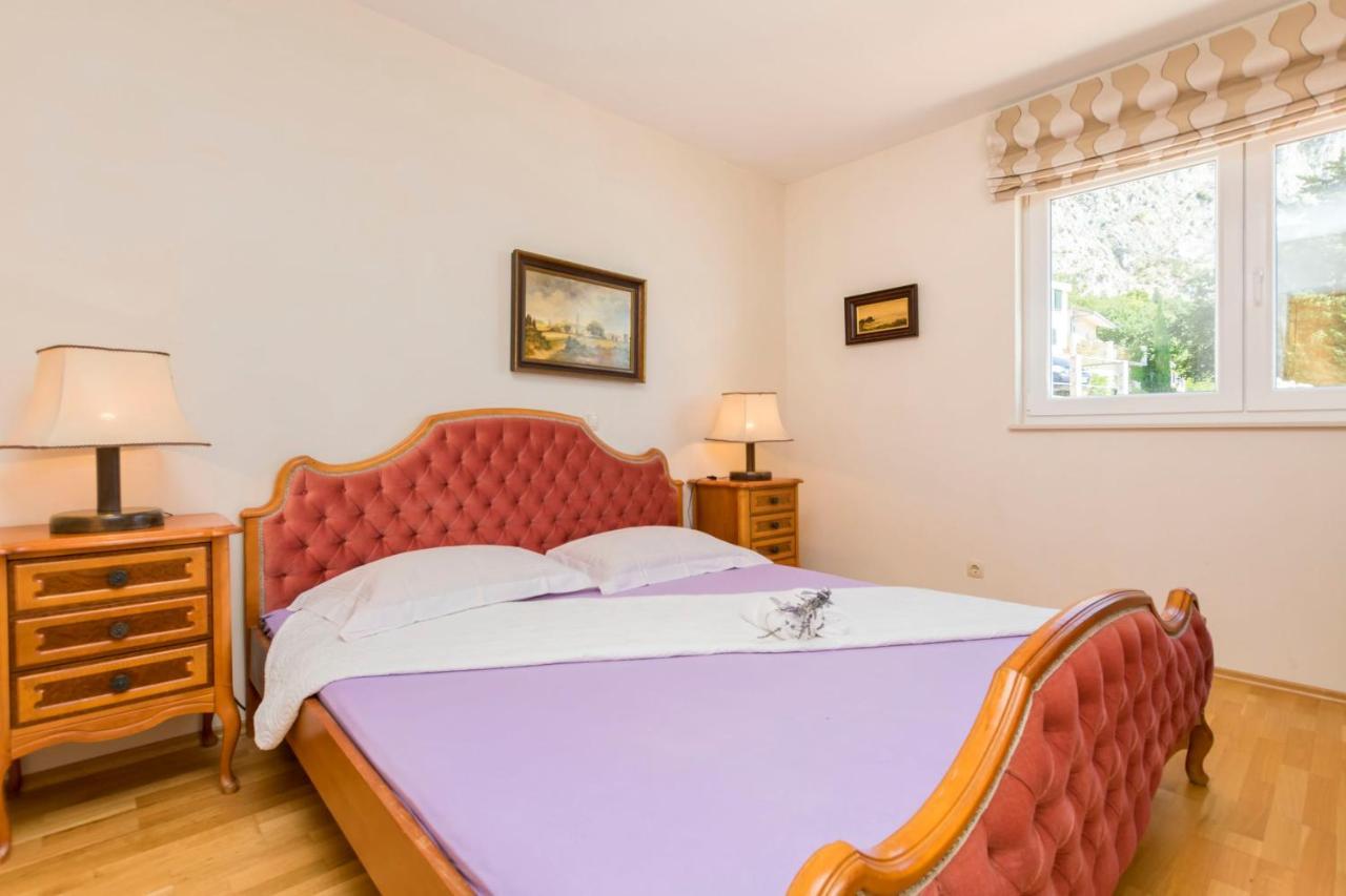 Apartments Luxury View 오미스 외부 사진