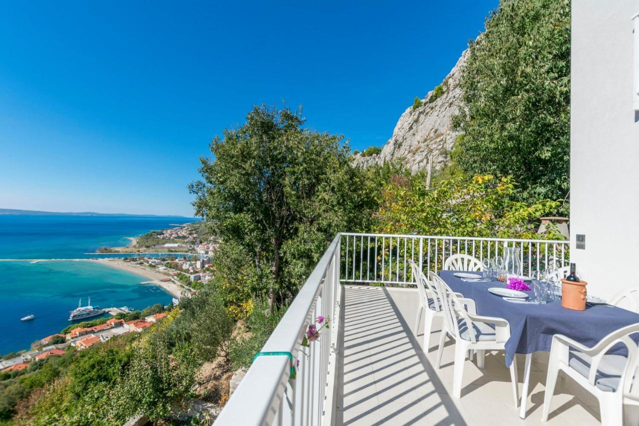 Apartments Luxury View 오미스 외부 사진