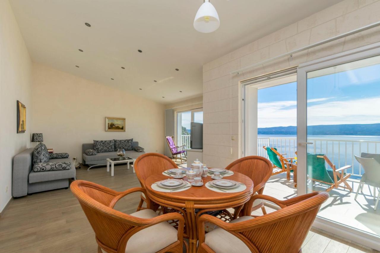 Apartments Luxury View 오미스 외부 사진