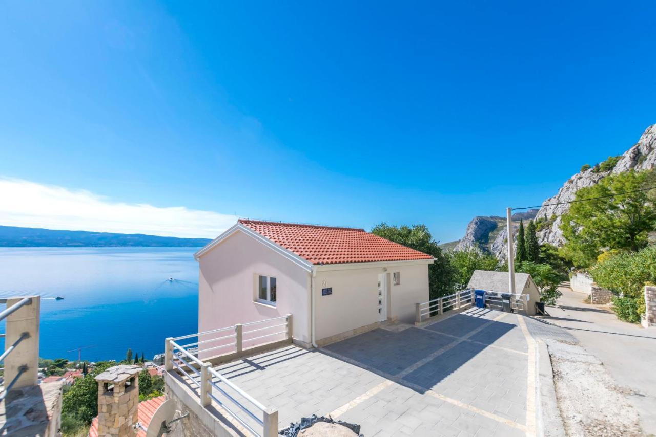 Apartments Luxury View 오미스 외부 사진