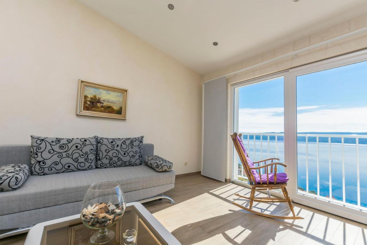 Apartments Luxury View 오미스 외부 사진